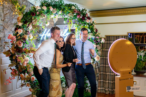Wedding Photo Booth Rental: Features And Renting Tips